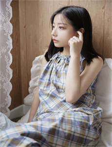 日日摸天天摸97狠狠婷婷-娇妻4P被三个男人伺候视频