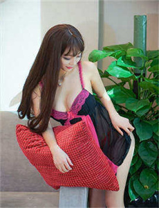 《深入浅出》电影在线观看-美女诱惑男人